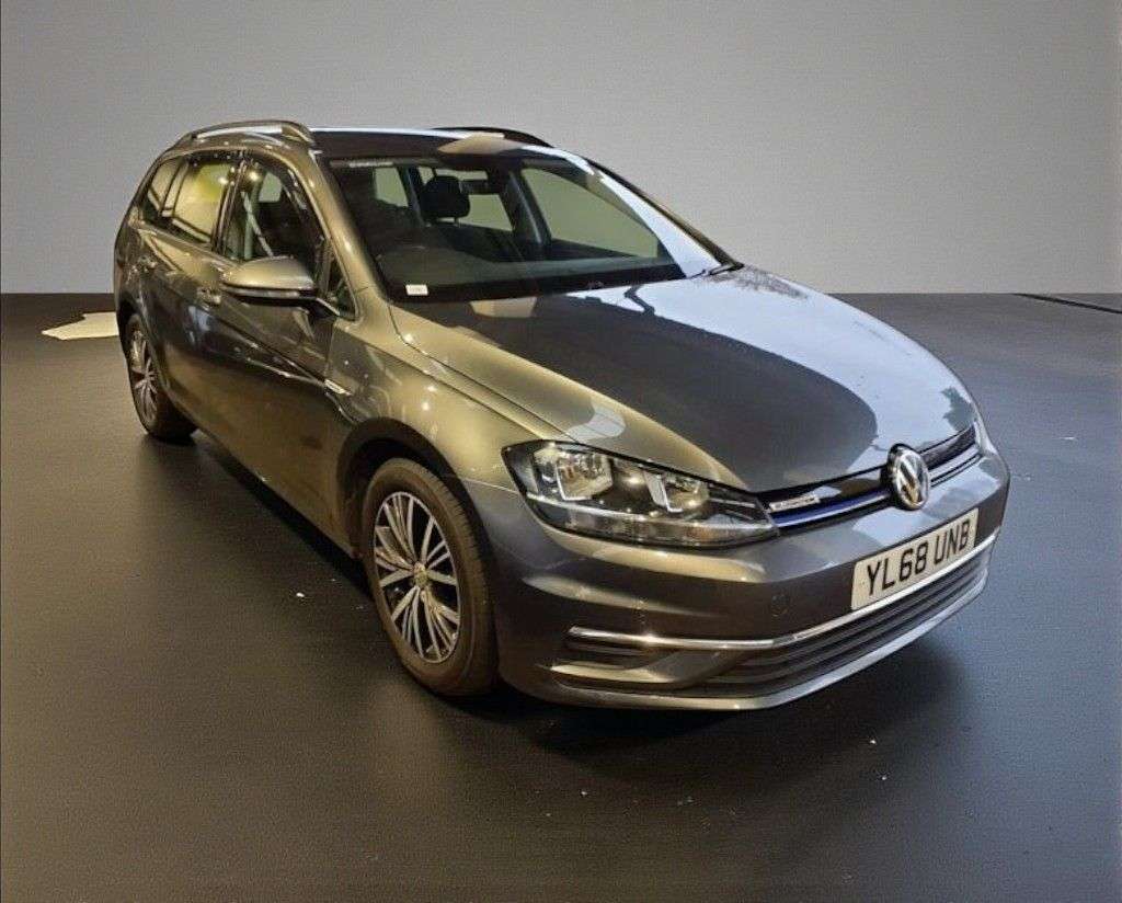 A 2019 VOLKSWAGEN GOLF 1.5 TSI EVO SE Nav Estate DSG (130 ps) 2 FORMER KEEPERS / 2 KEYS A 2019 VOLKSWAGEN GOLF 1.5 TSI EVO SE Nav Estate DSG (130 ps) 2 FORMER KEEPERS / 2 KEYS