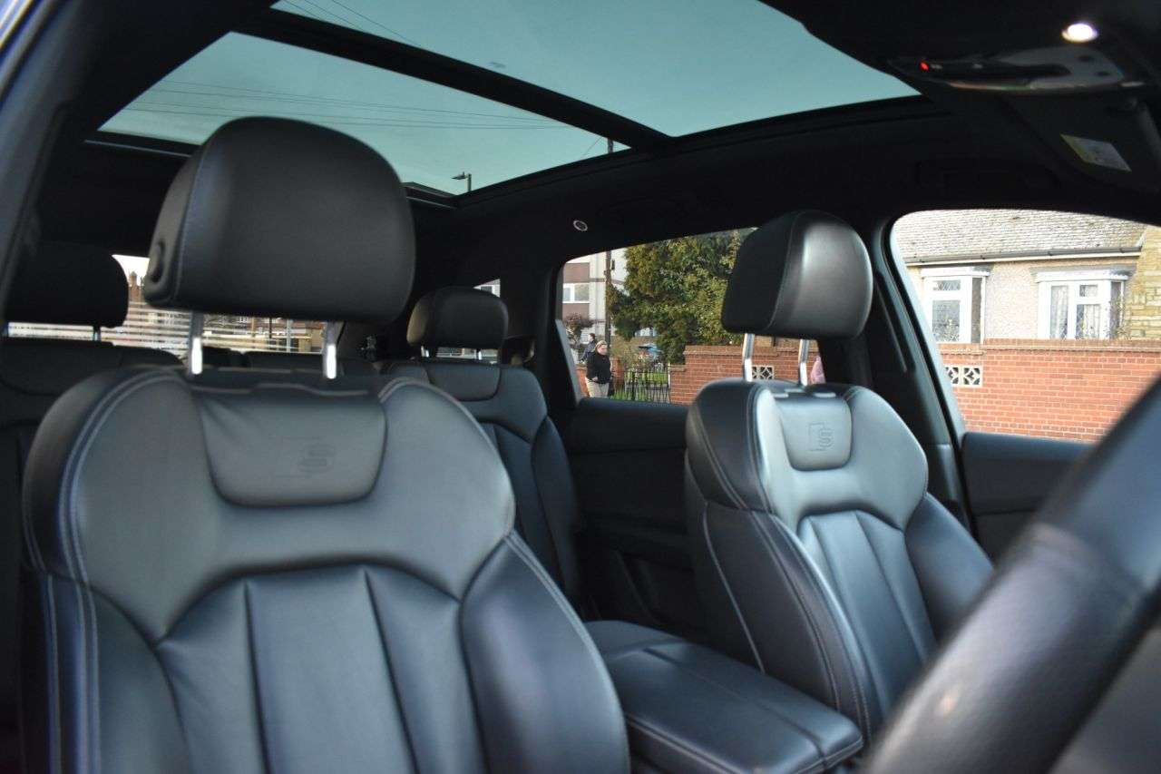 2019 AUDI Q7 2019 AUDI Q7