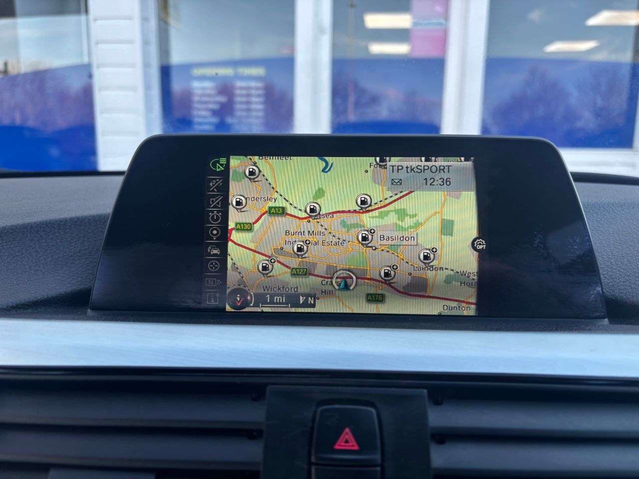 A 2017 BMW 3 SERIES 3.0 335d M Sport Saloon 4dr Diesel Auto xDrive Euro 6 (s/s) (313 ps) FRONT A 2017 BMW 3 SERIES 3.0 335d M Sport Saloon 4dr Diesel Auto xDrive Euro 6 (s/s) (313 ps) FRONT