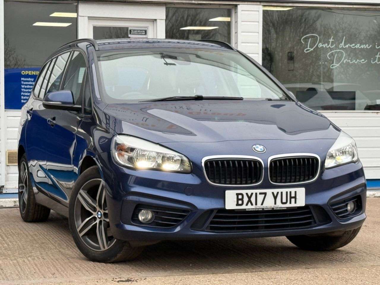 A 2017 BMW 2 SERIES GRAN TOURER 1.5 216d Sport MPV 5dr Diesel Manual Euro 6 (s/s) (116 ps) PARKING SENSORS A 2017 BMW 2 SERIES GRAN TOURER 1.5 216d Sport MPV 5dr Diesel Manual Euro 6 (s/s) (116 ps) PARKING SENSORS