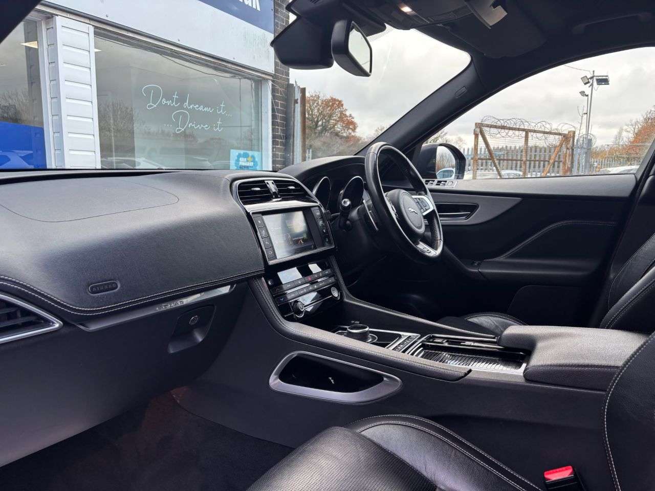 2018 JAGUAR F-PACE 2018 JAGUAR F-PACE