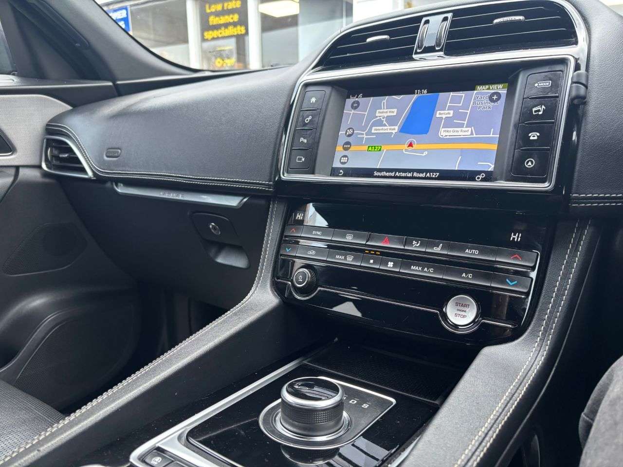 2018 JAGUAR F-PACE 2018 JAGUAR F-PACE