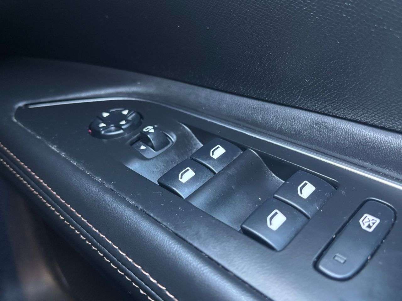 2017 PEUGEOT 3008 2017 PEUGEOT 3008