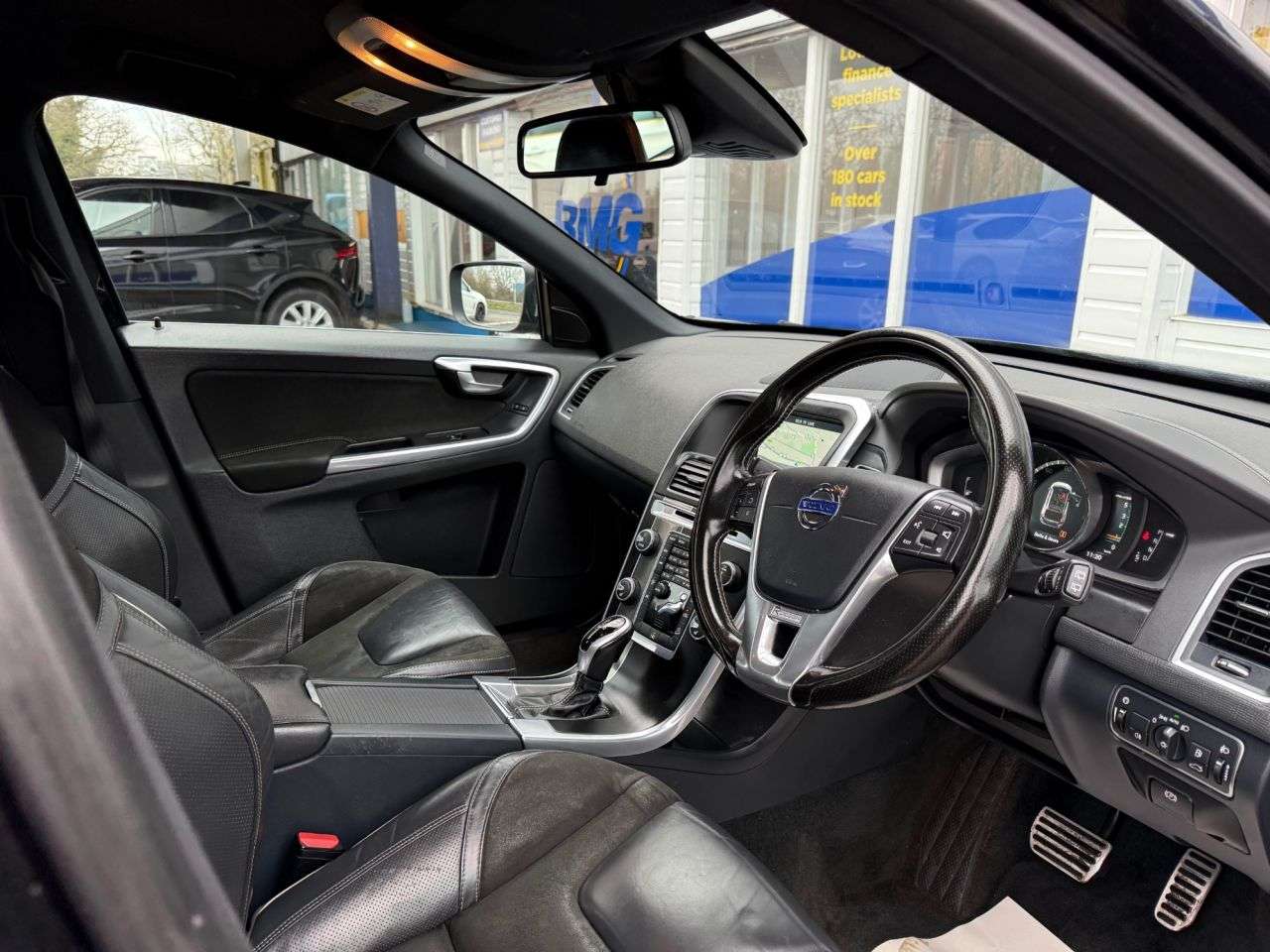 A 2016 VOLVO XC60 2.4 D5 R-Design Nav SUV 5dr Diesel Auto AWD Euro 6 (s/s) (220 ps) 3 PREVIOU A 2016 VOLVO XC60 2.4 D5 R-Design Nav SUV 5dr Diesel Auto AWD Euro 6 (s/s) (220 ps) 3 PREVIOU