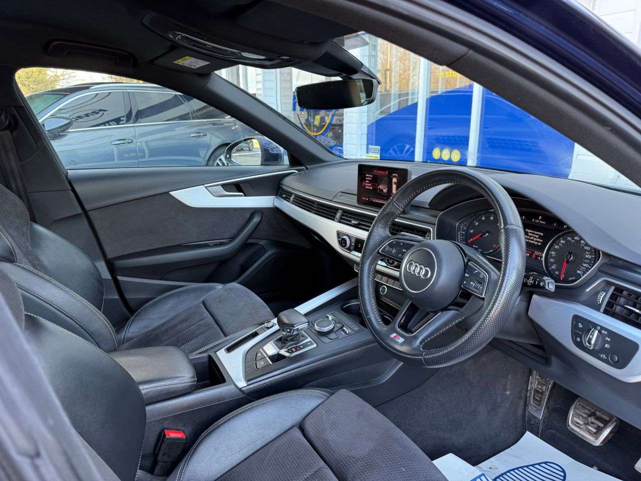 A 2019 AUDI A4 AVANT 2.0 TFSI 40 S line Estate 5dr Petrol S Tronic Euro 6 (s/s) (190 ps) AUTOMAT A 2019 AUDI A4 AVANT 2.0 TFSI 40 S line Estate 5dr Petrol S Tronic Euro 6 (s/s) (190 ps) AUTOMAT