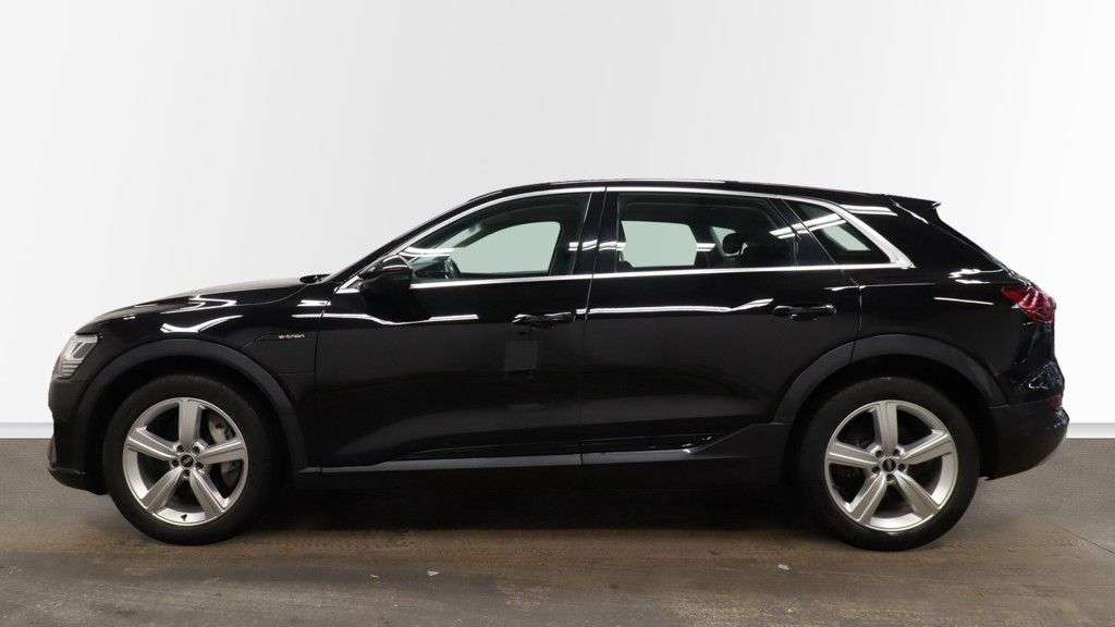 2022 AUDI E-TRON 2022 AUDI E-TRON