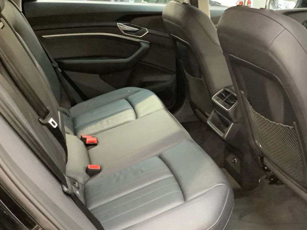 2022 AUDI E-TRON 2022 AUDI E-TRON