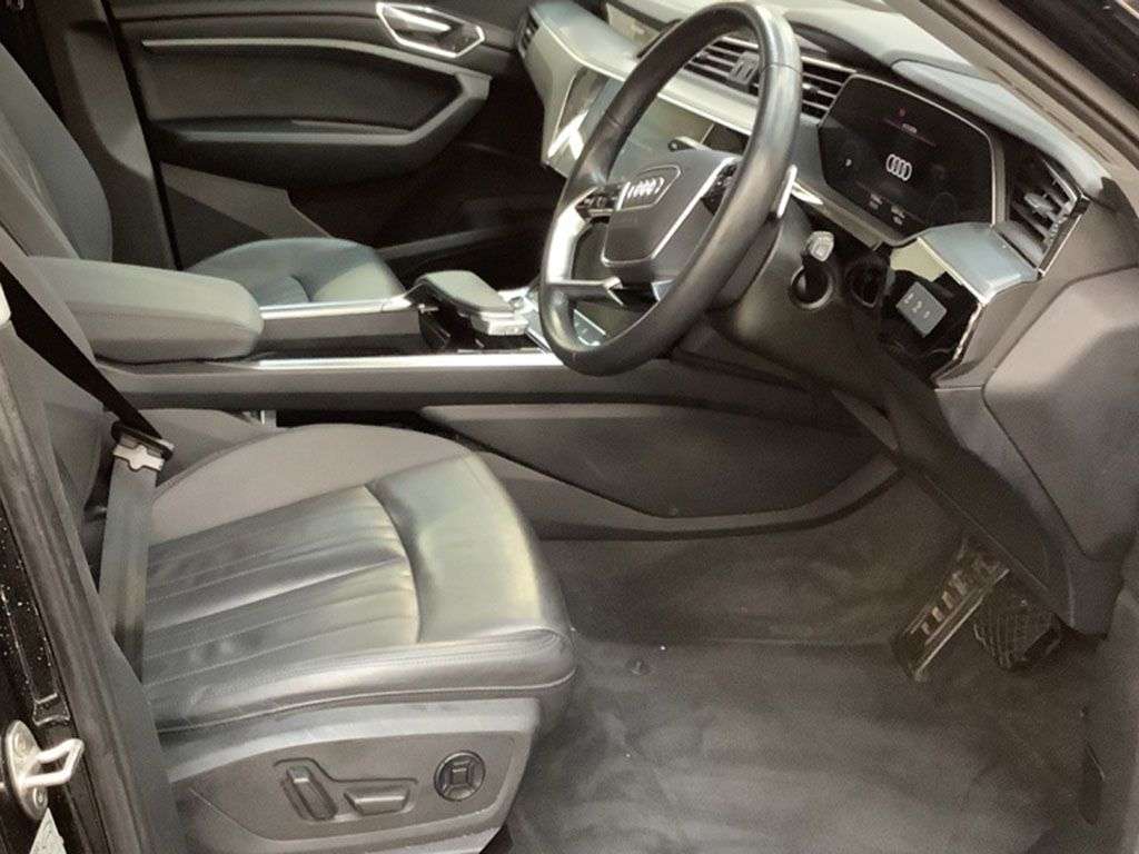 2022 AUDI E-TRON 2022 AUDI E-TRON