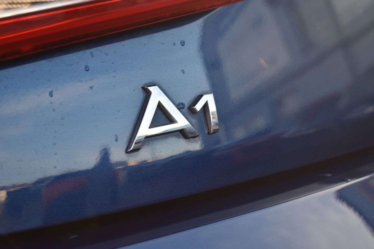 2017 AUDI A1 2017 AUDI A1