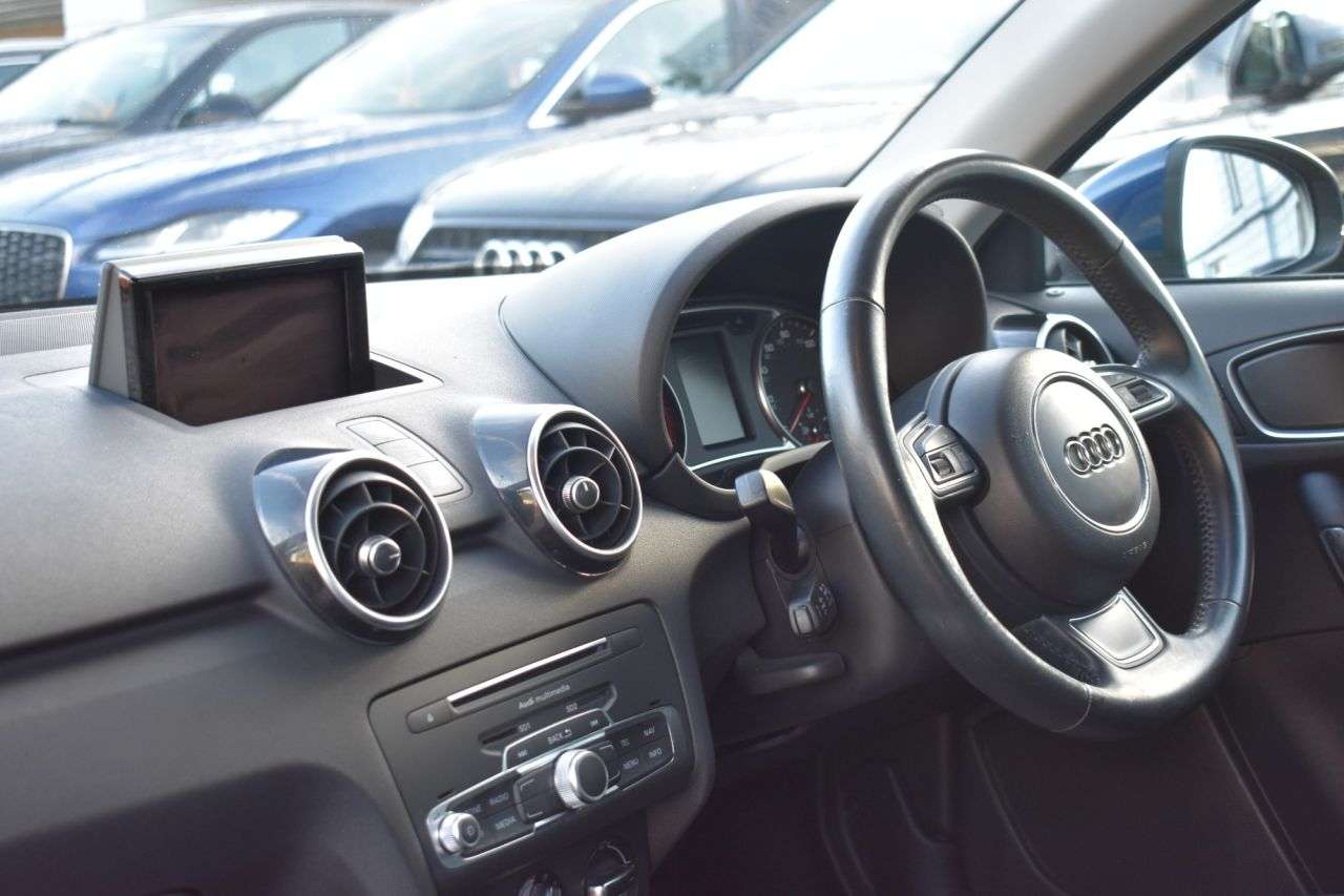 2017 AUDI A1 2017 AUDI A1