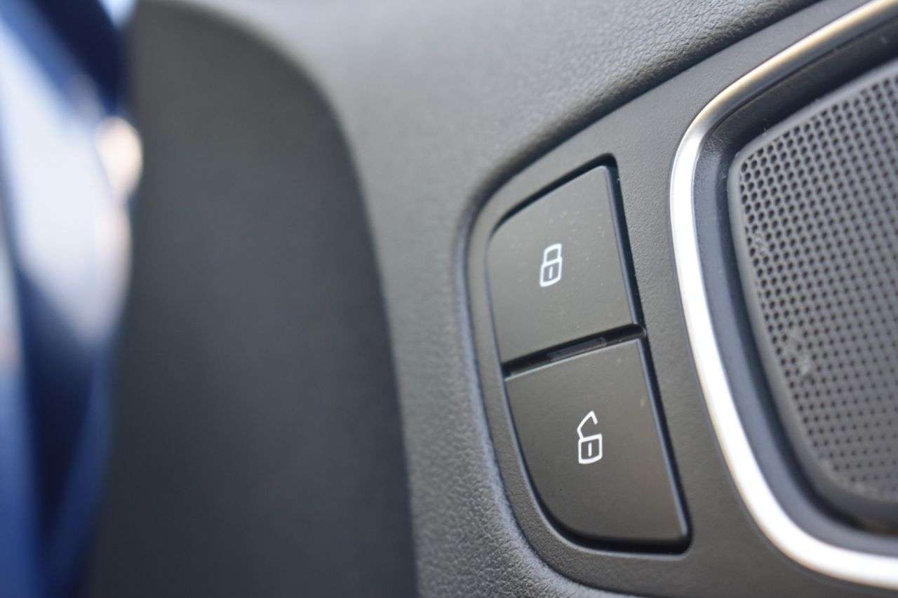 2017 AUDI A1 2017 AUDI A1