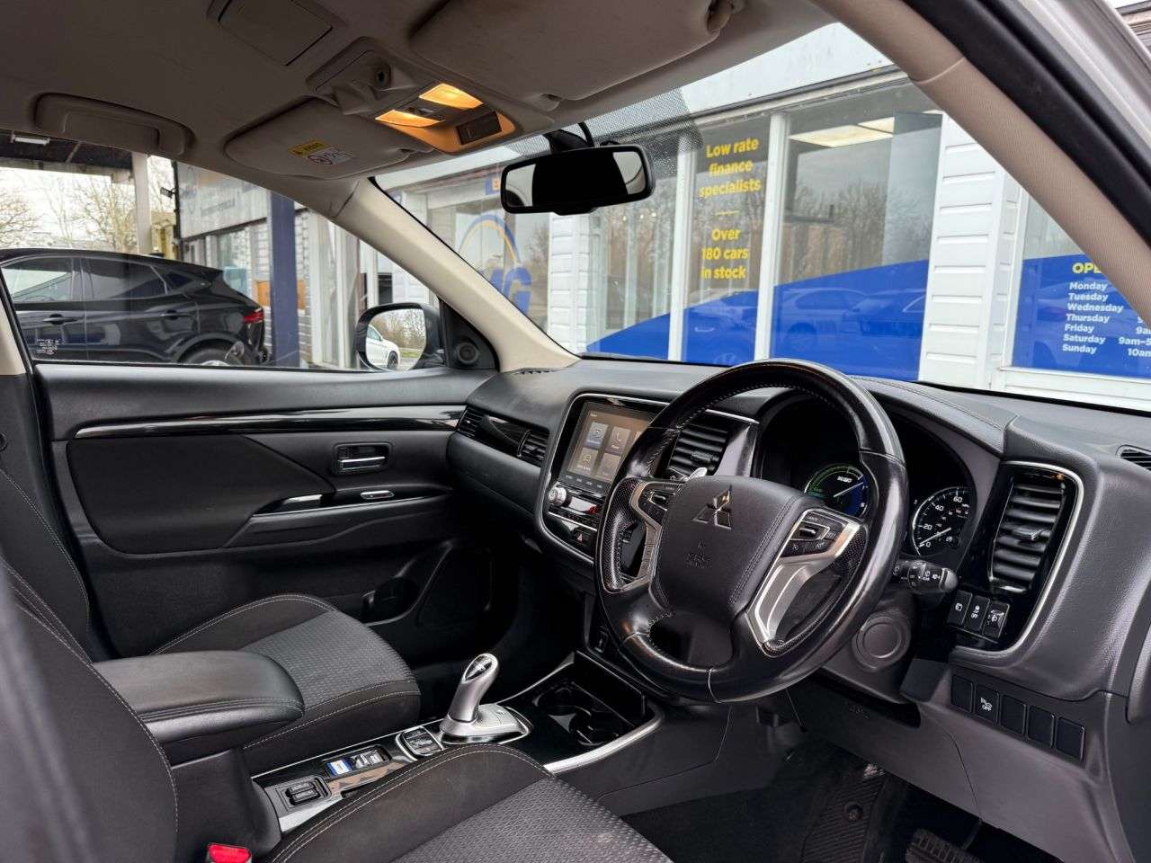 A 2019 MITSUBISHI OUTLANDER 2.4h TwinMotor 13.8kWh Design SUV 5dr Petrol Plug-in Hybrid CVT 4WD Euro 6 A 2019 MITSUBISHI OUTLANDER 2.4h TwinMotor 13.8kWh Design SUV 5dr Petrol Plug-in Hybrid CVT 4WD Euro 6