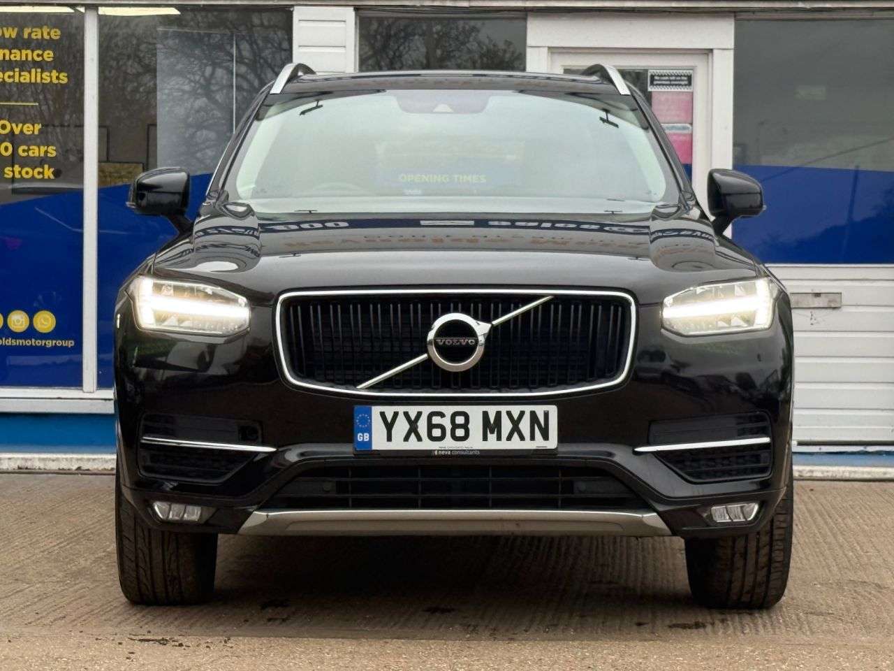 A 2018 VOLVO XC90 2.0 D5 PowerPulse Momentum SUV 5dr Diesel Auto 4WD Euro 6 (s/s) (235 ps) HD A 2018 VOLVO XC90 2.0 D5 PowerPulse Momentum SUV 5dr Diesel Auto 4WD Euro 6 (s/s) (235 ps) HD