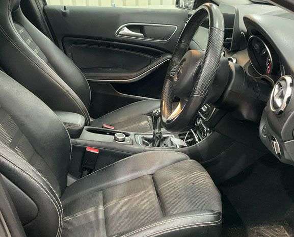 A 2018 MERCEDES-BENZ GLA 1.6 GLA180 Urban Edition SUV 5dr Petrol Manual Euro 6 (s/s) (122 ps) PETROL A 2018 MERCEDES-BENZ GLA 1.6 GLA180 Urban Edition SUV 5dr Petrol Manual Euro 6 (s/s) (122 ps) PETROL