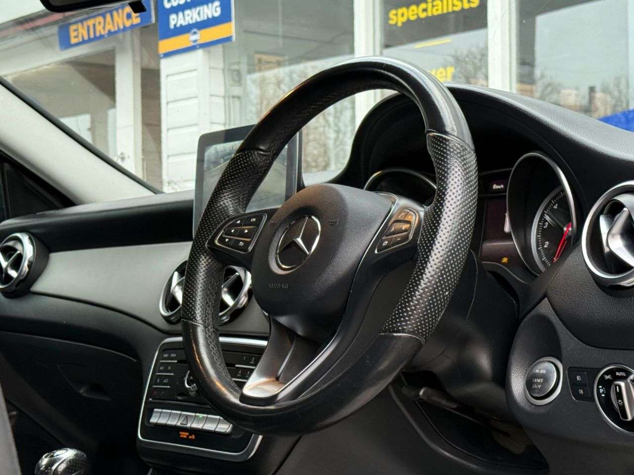 2018 MERCEDES-BENZ 180 2018 MERCEDES-BENZ 180