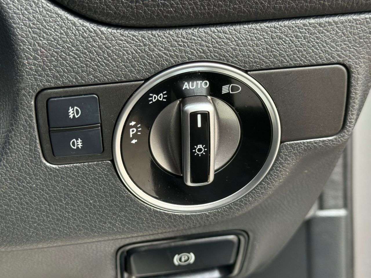 2018 MERCEDES-BENZ 180 2018 MERCEDES-BENZ 180