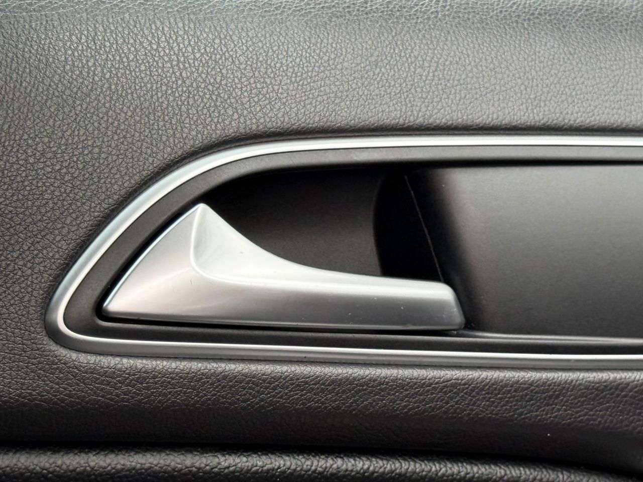 2018 MERCEDES-BENZ 180 2018 MERCEDES-BENZ 180