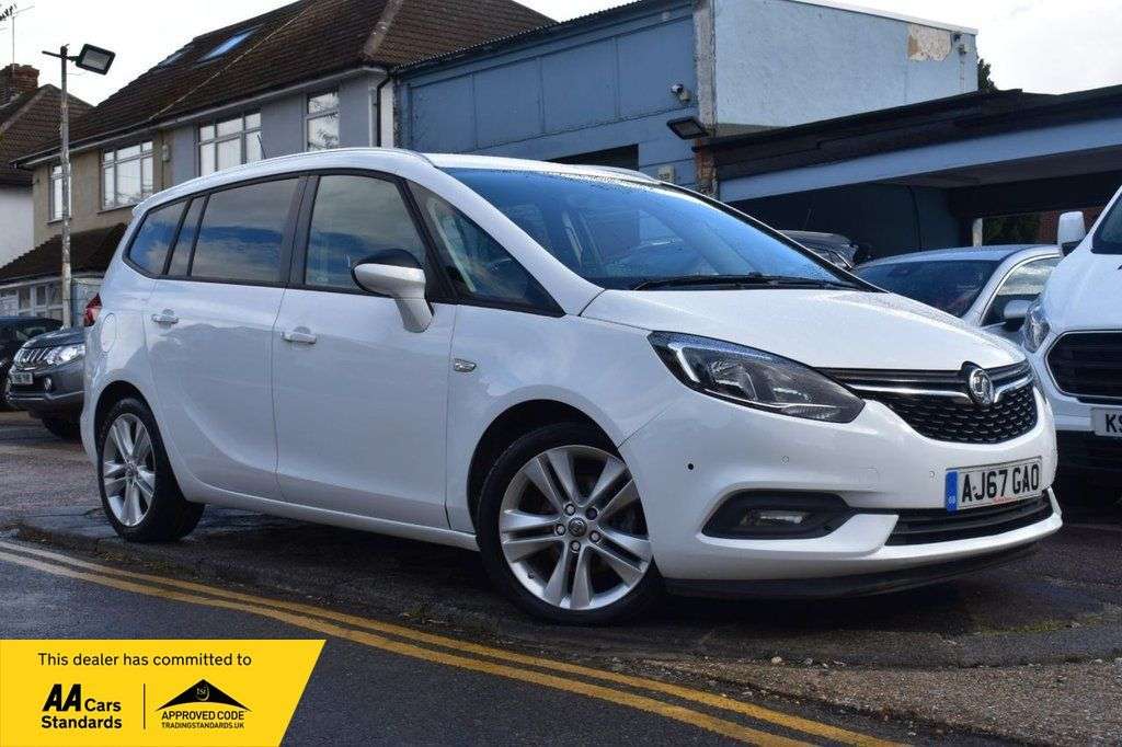 A 2018 VAUXHALL ZAFIRA TOURER 1.4i Turbo SRi Nav MPV 5dr Petrol Manual Euro 6 (140 ps) 7 SEATS FULL BLACK A 2018 VAUXHALL ZAFIRA TOURER 1.4i Turbo SRi Nav MPV 5dr Petrol Manual Euro 6 (140 ps) 7 SEATS FULL BLACK