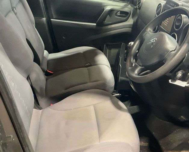 A 2016 CITROEN BERLINGO 1.6 BlueHDi 625 LX Panel Van 5dr Diesel Manual L1 (s/s) (114 g/km, 120 bhp) A 2016 CITROEN BERLINGO 1.6 BlueHDi 625 LX Panel Van 5dr Diesel Manual L1 (s/s) (114 g/km, 120 bhp)