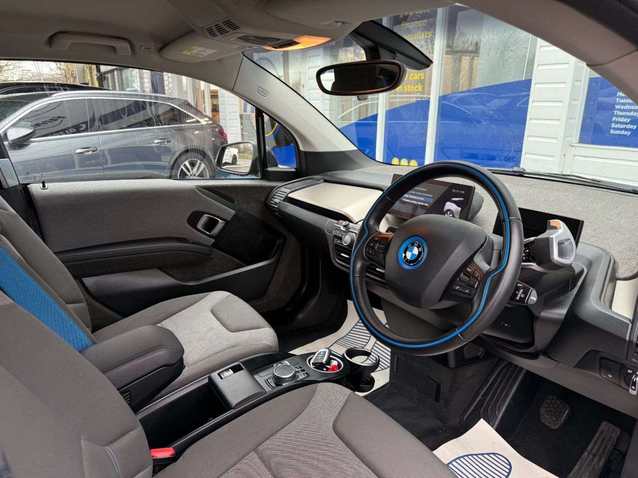 A 2020 BMW I3 42.2kWh S Hatchback 5dr Electric Auto (184 ps) FULL ELECTRIC / APPLE CAR PL A 2020 BMW I3 42.2kWh S Hatchback 5dr Electric Auto (184 ps) FULL ELECTRIC / APPLE CAR PL