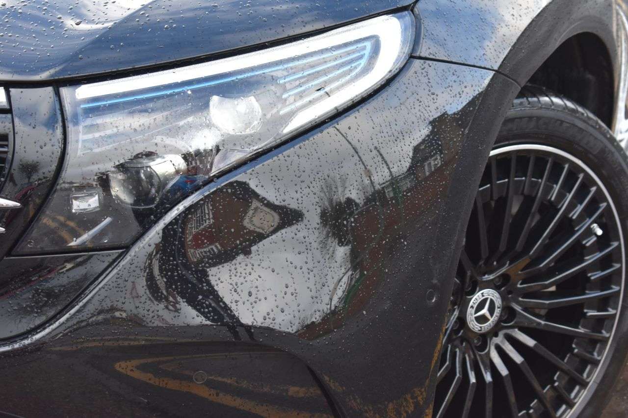 A 2022 MERCEDES-BENZ EQC EQC 400 80kWh AMG Line (Premium Plus) SUV 5dr Electric Auto 4MATIC 408ps LO A 2022 MERCEDES-BENZ EQC EQC 400 80kWh AMG Line (Premium Plus) SUV 5dr Electric Auto 4MATIC 408ps LO