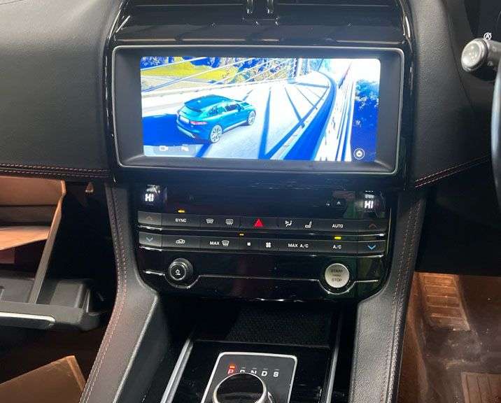 A 2017 JAGUAR F-PACE 3.0 D300 V6 S SUV 5dr Diesel Auto AWD Euro 6 (s/s) (300 ps) A 2017 JAGUAR F-PACE 3.0 D300 V6 S SUV 5dr Diesel Auto AWD Euro 6 (s/s) (300 ps)