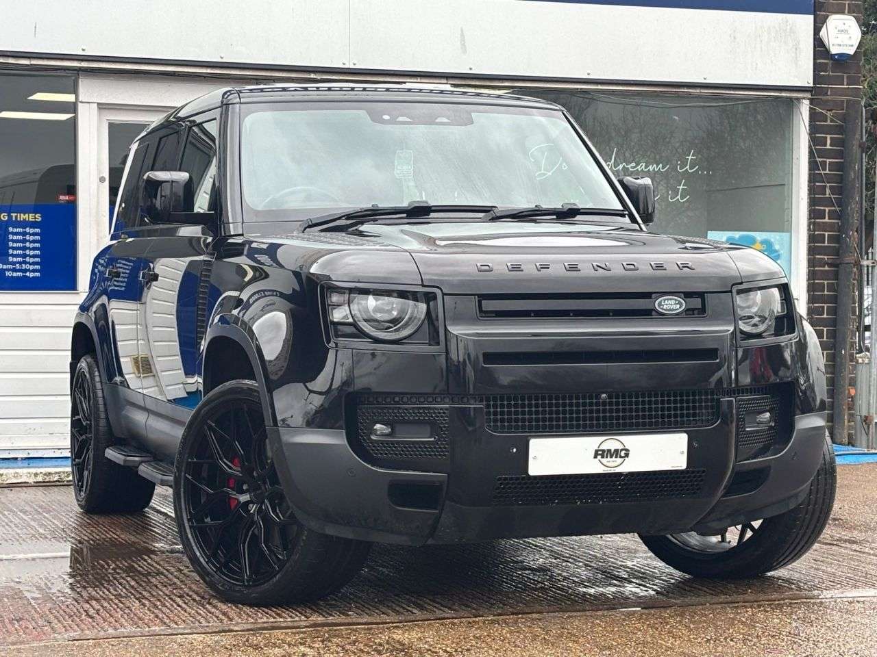 A 2020 LAND ROVER RANGE ROVER EVOQUE SE A 2020 LAND ROVER RANGE ROVER EVOQUE SE