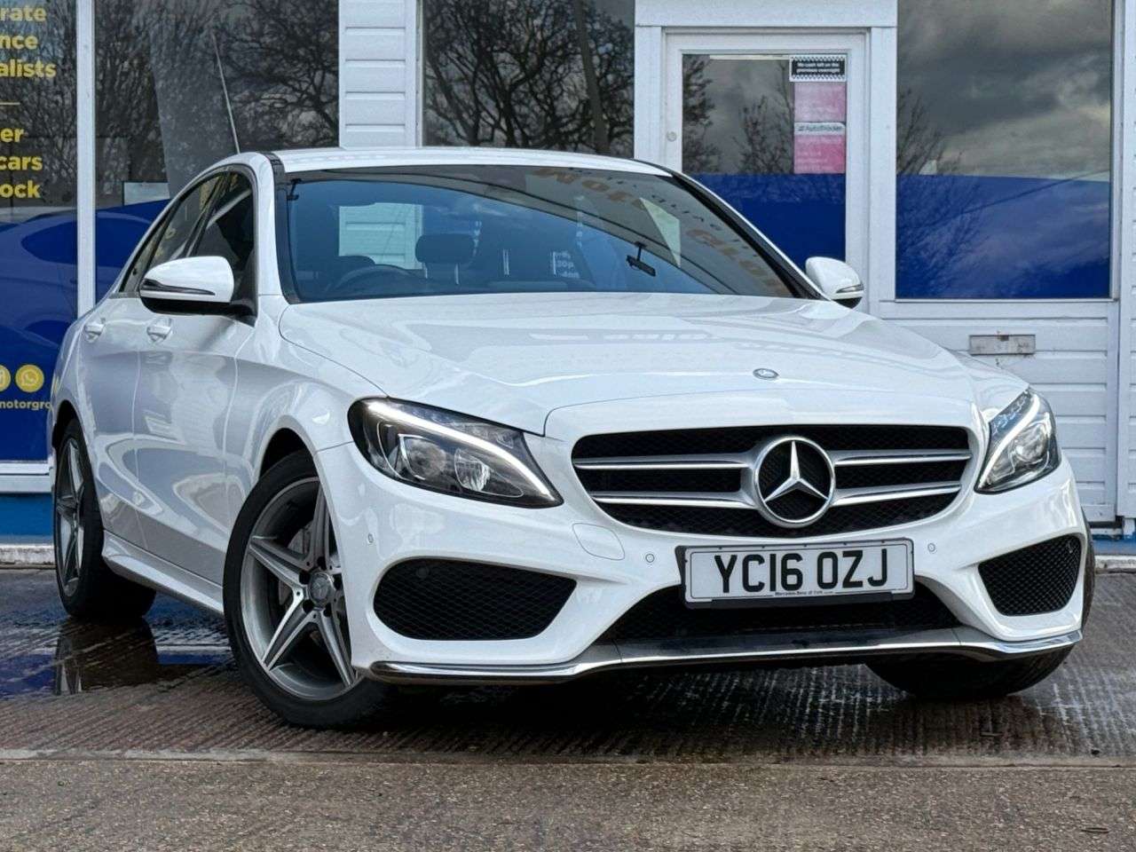 A 2016 MERCEDES-BENZ C-CLASS 1.6 C200d AMG Line Saloon 4dr Diesel G-Tronic+ Euro 6 (s/s) (136 ps) 18 INC A 2016 MERCEDES-BENZ C-CLASS 1.6 C200d AMG Line Saloon 4dr Diesel G-Tronic+ Euro 6 (s/s) (136 ps) 18 INC