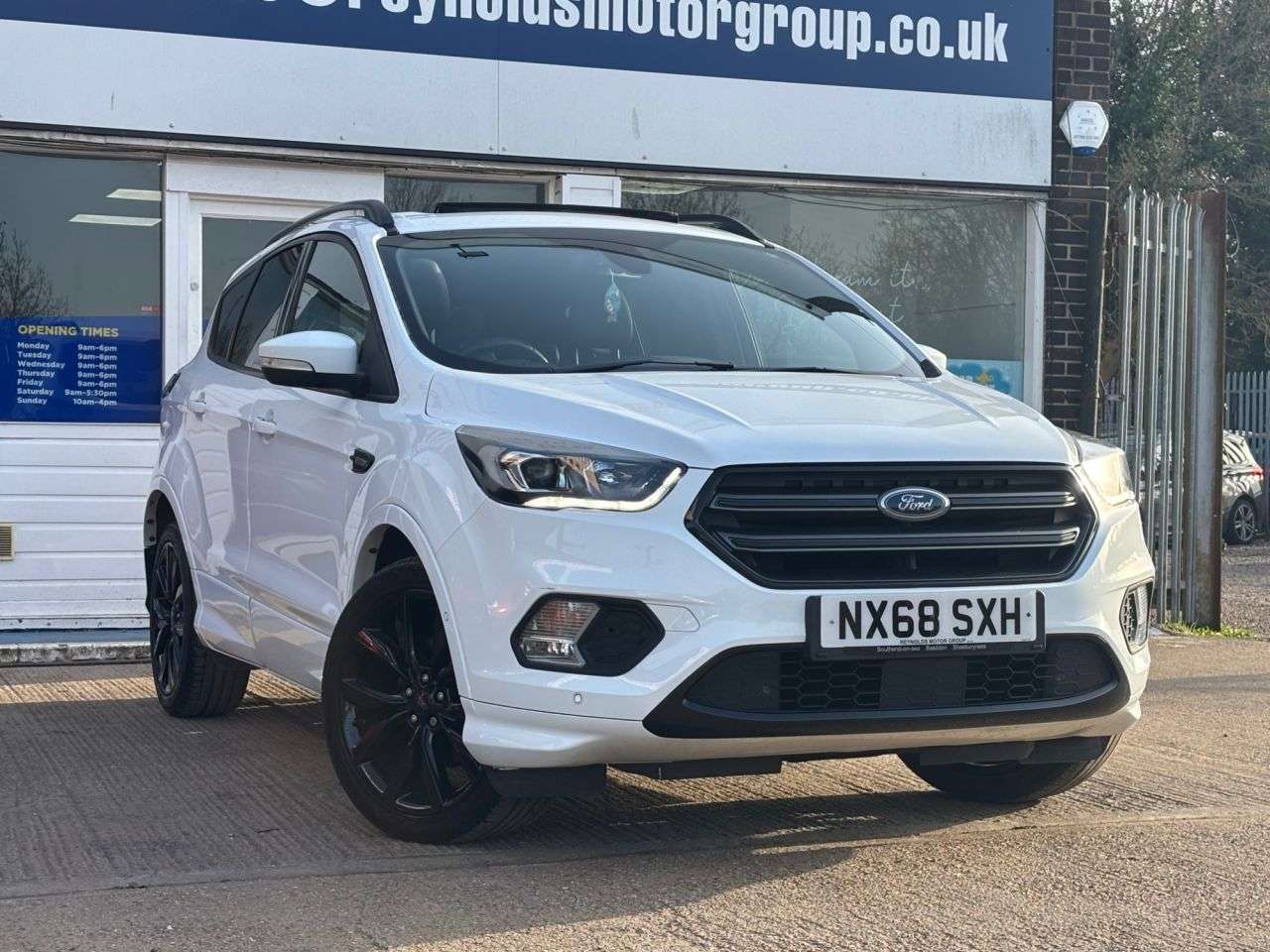 A 2018 FORD KUGA 1.5T EcoBoost GPF ST-Line X SUV 5dr Petrol Manual Euro 6 (s/s) (150 ps) HDD A 2018 FORD KUGA 1.5T EcoBoost GPF ST-Line X SUV 5dr Petrol Manual Euro 6 (s/s) (150 ps) HDD