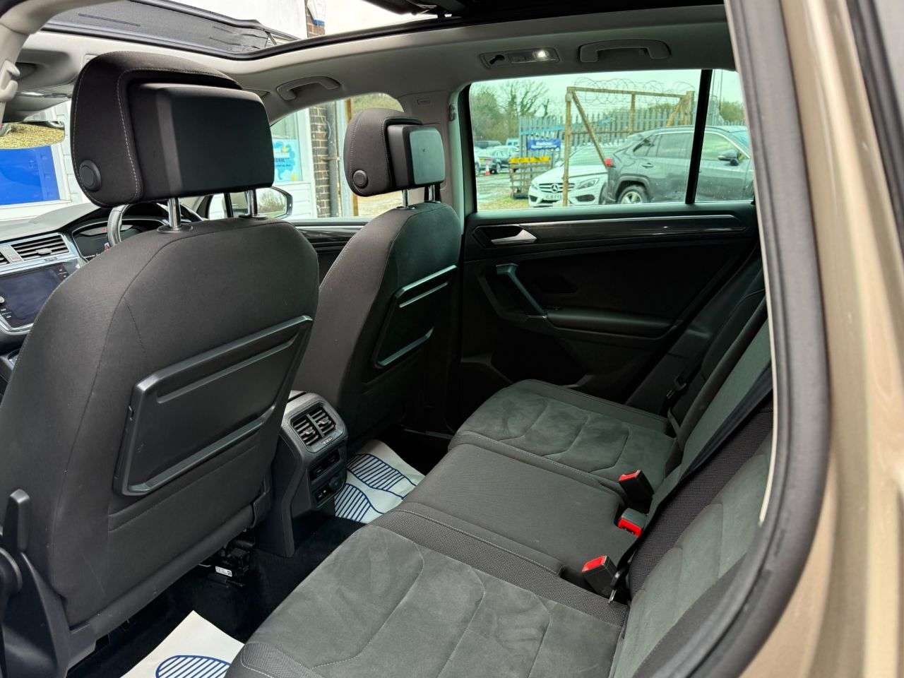 2017 VOLKSWAGEN TIGUAN 2017 VOLKSWAGEN TIGUAN