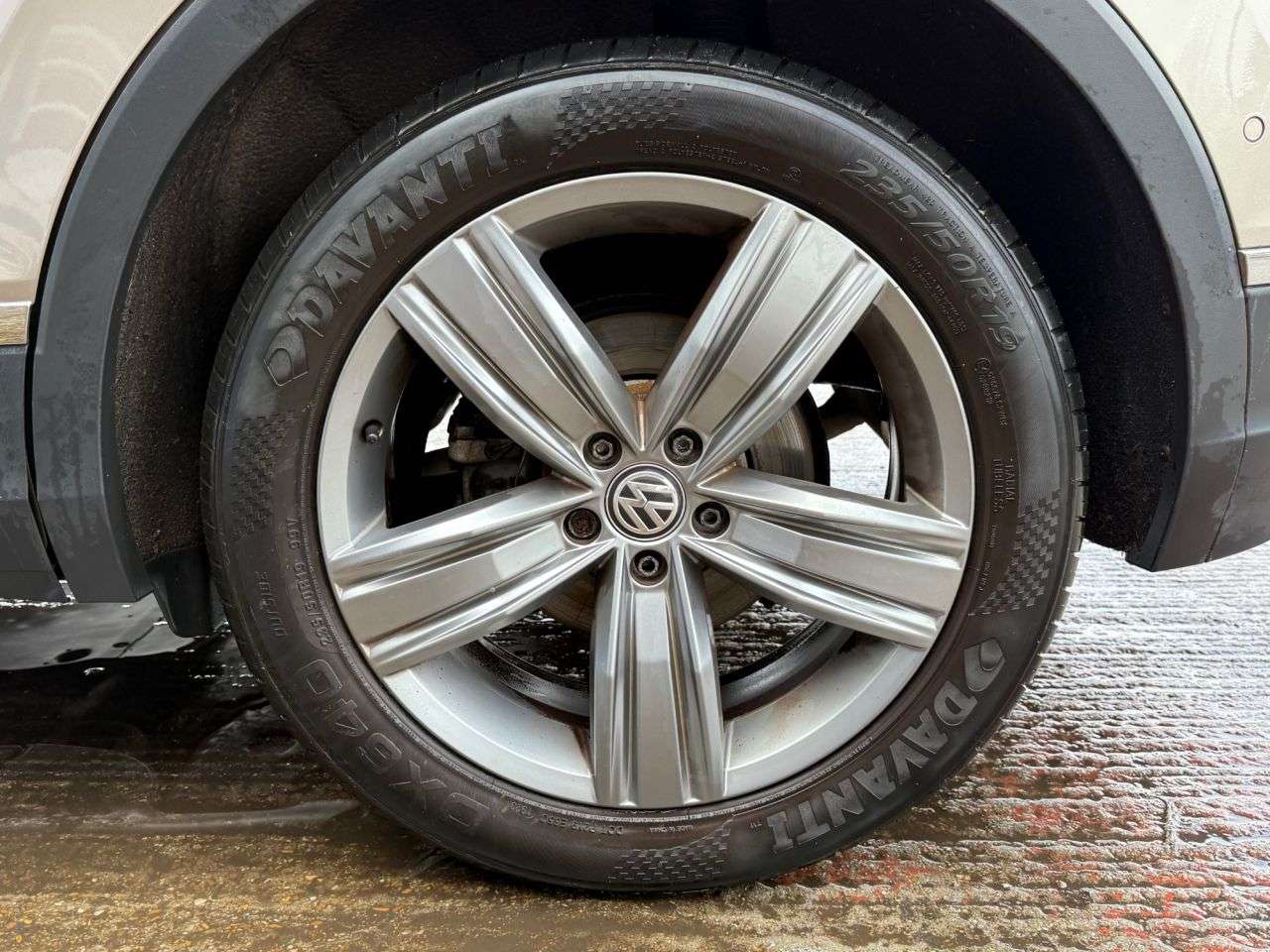 2017 VOLKSWAGEN TIGUAN 2017 VOLKSWAGEN TIGUAN