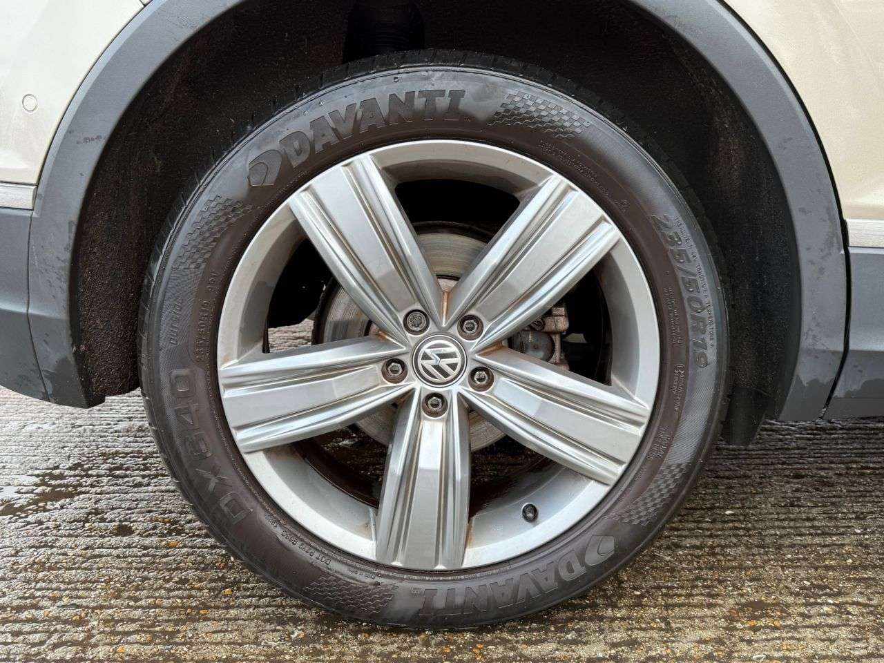 2017 VOLKSWAGEN TIGUAN 2017 VOLKSWAGEN TIGUAN