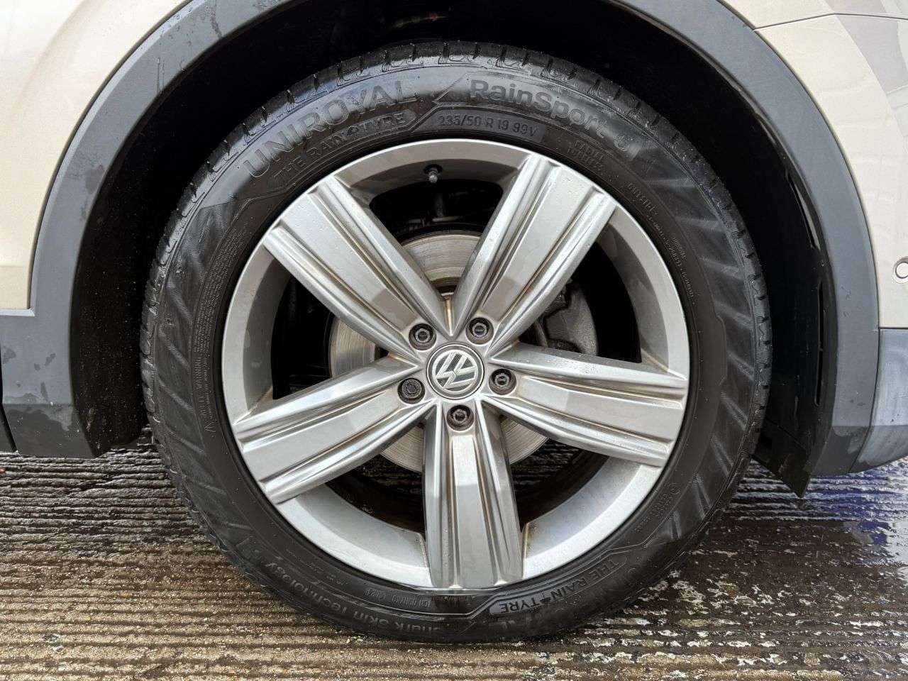 2017 VOLKSWAGEN TIGUAN 2017 VOLKSWAGEN TIGUAN