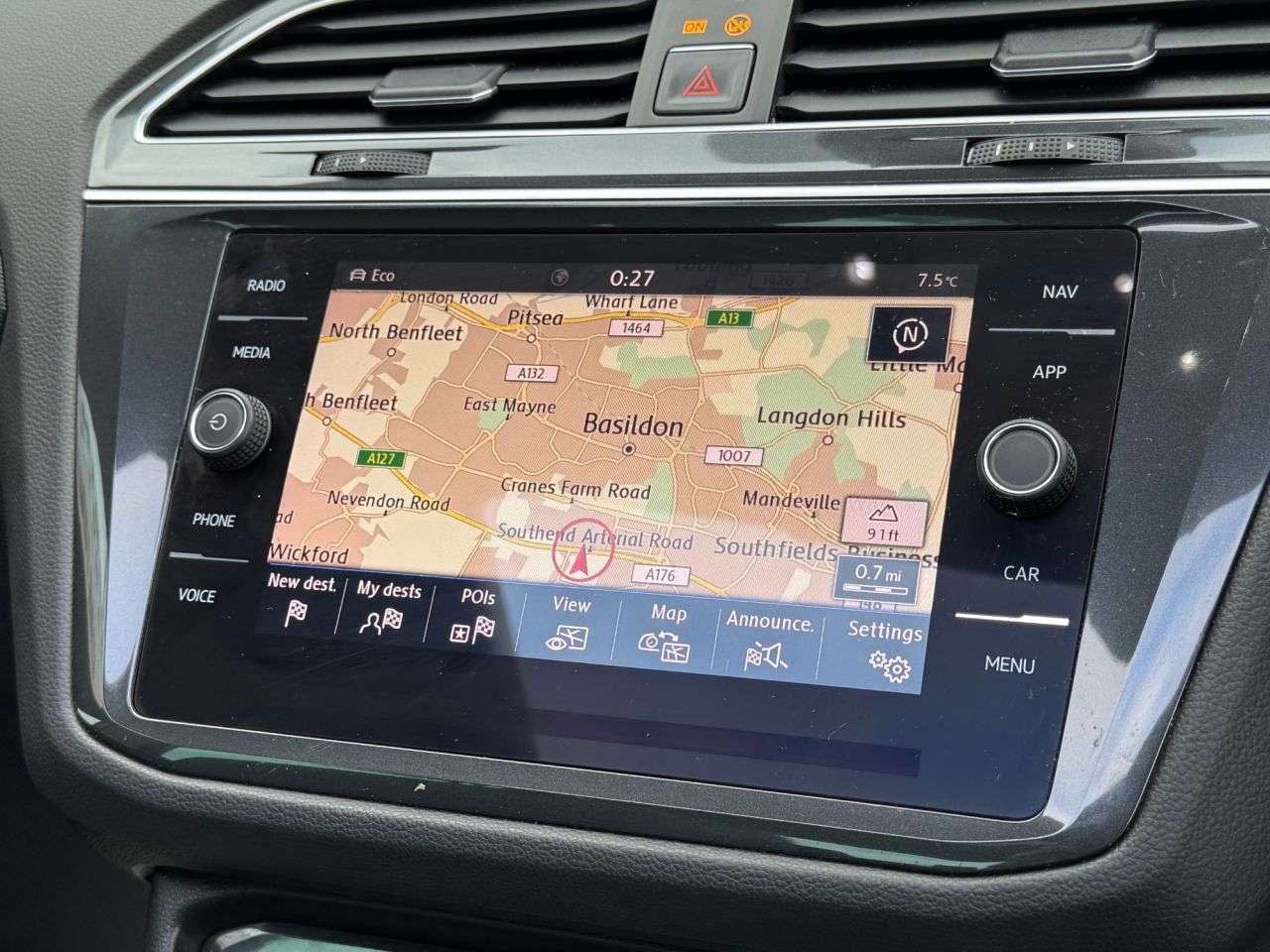 A 2017 VOLKSWAGEN TIGUAN 2.0 TDI SEL SUV 5dr Diesel DSG Euro 6 (s/s) (150 ps) 2 OWNERS / PARKING SEN A 2017 VOLKSWAGEN TIGUAN 2.0 TDI SEL SUV 5dr Diesel DSG Euro 6 (s/s) (150 ps) 2 OWNERS / PARKING SEN