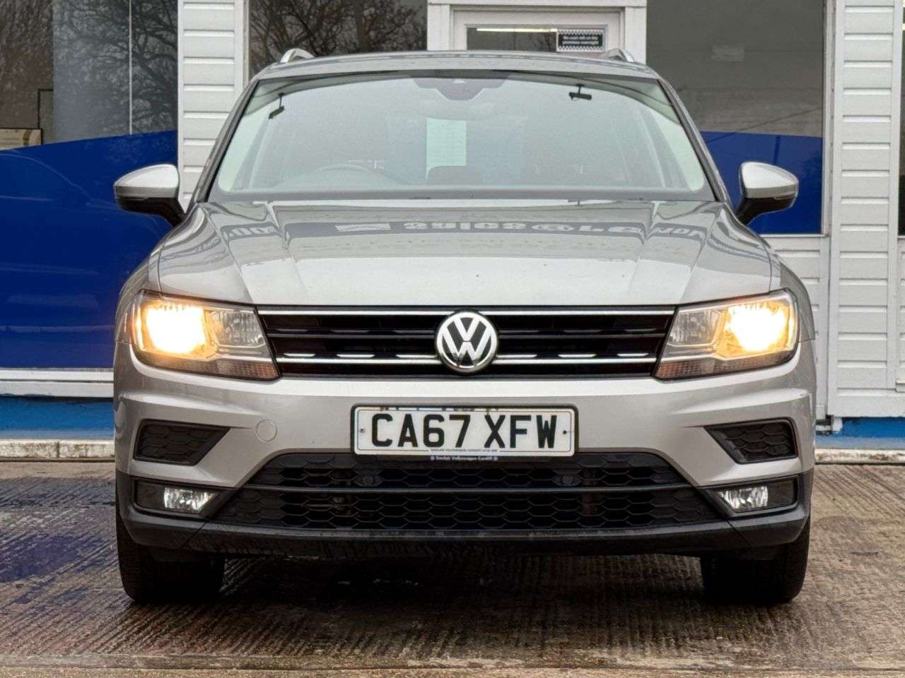 A 2018 VOLKSWAGEN TIGUAN 2.0 TDI SE Navigation SUV 5dr Diesel DSG Euro 6 (s/s) (150 ps) NAV / PARKIN A 2018 VOLKSWAGEN TIGUAN 2.0 TDI SE Navigation SUV 5dr Diesel DSG Euro 6 (s/s) (150 ps) NAV / PARKIN