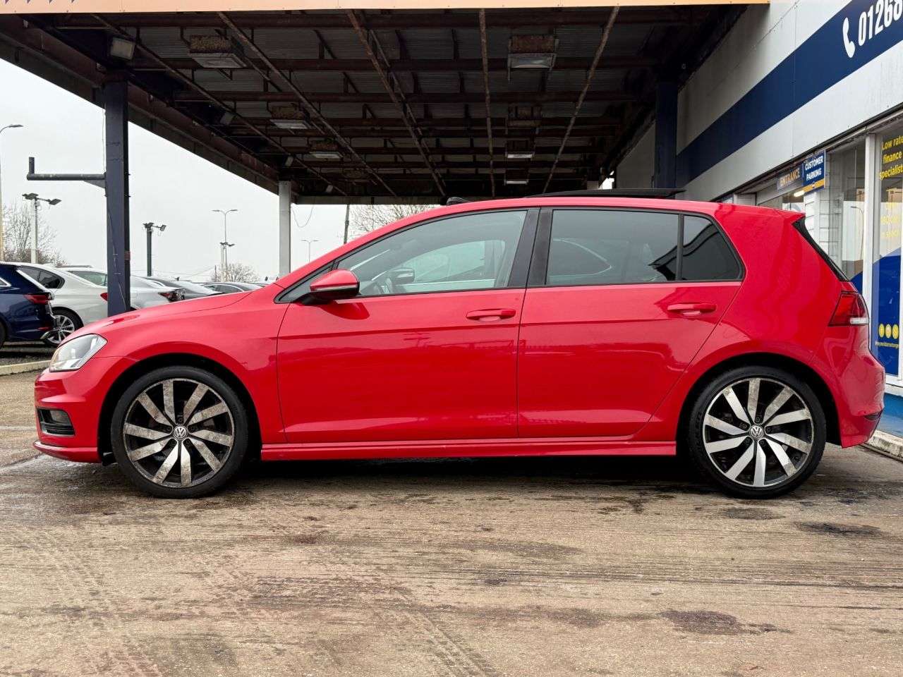 A 2017 VOLKSWAGEN GOLF 1.4 TSI BlueMotion Tech ACT R-Line Edition Hatchback 5dr Petrol Manual Euro A 2017 VOLKSWAGEN GOLF 1.4 TSI BlueMotion Tech ACT R-Line Edition Hatchback 5dr Petrol Manual Euro