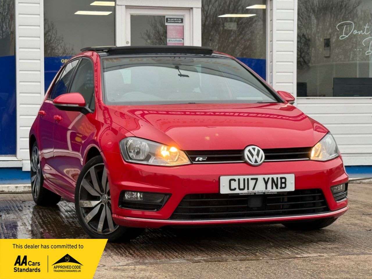 A 2017 VOLKSWAGEN GOLF 1.4 TSI BlueMotion Tech ACT R-Line Edition Hatchback 5dr Petrol Manual Euro A 2017 VOLKSWAGEN GOLF 1.4 TSI BlueMotion Tech ACT R-Line Edition Hatchback 5dr Petrol Manual Euro