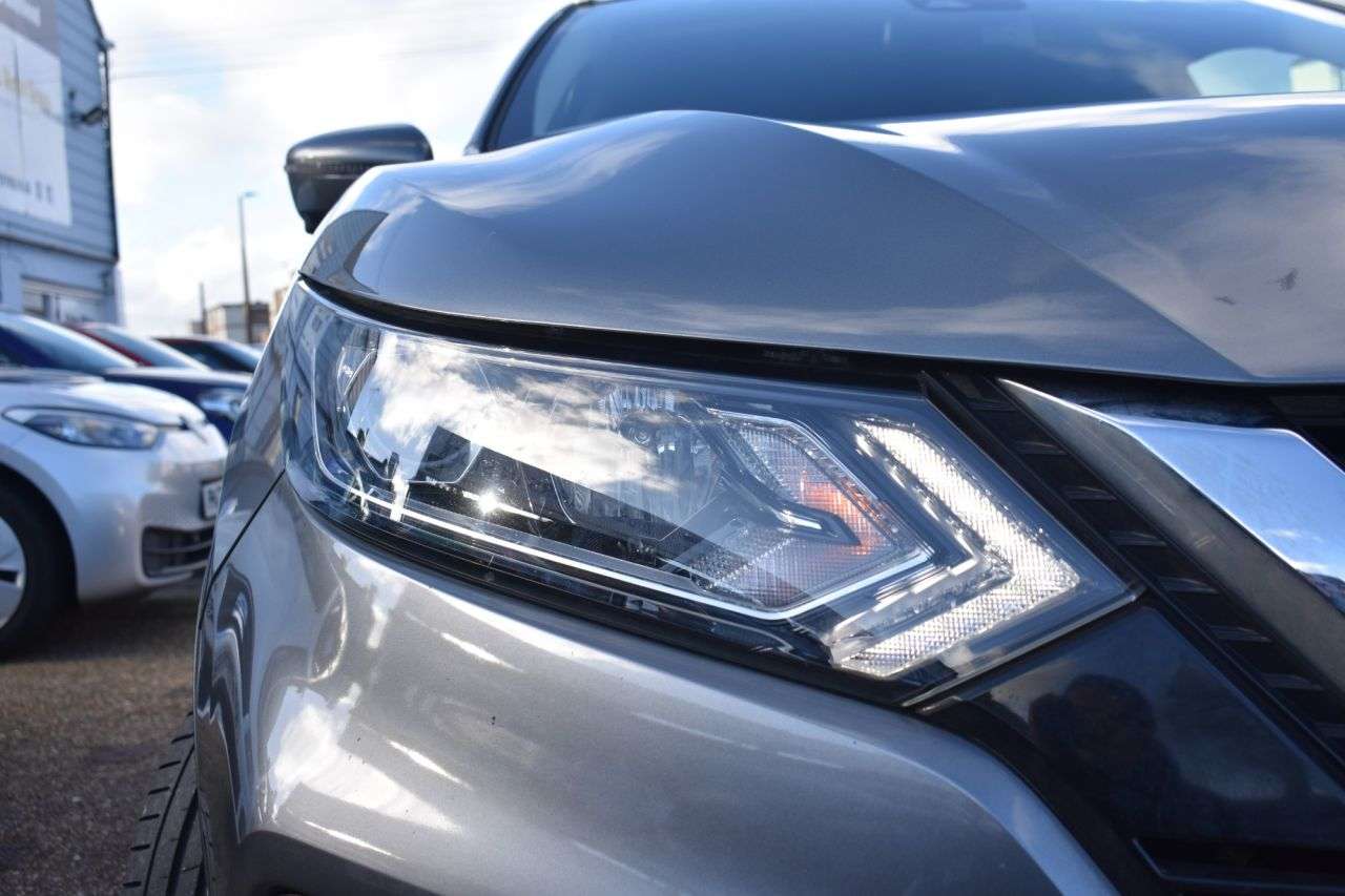 A 2018 NISSAN QASHQAI 1.5 dCi N-Connecta SUV 5dr Diesel Manual Euro 6 (s/s) (110 ps) 360 cameras A 2018 NISSAN QASHQAI 1.5 dCi N-Connecta SUV 5dr Diesel Manual Euro 6 (s/s) (110 ps) 360 cameras