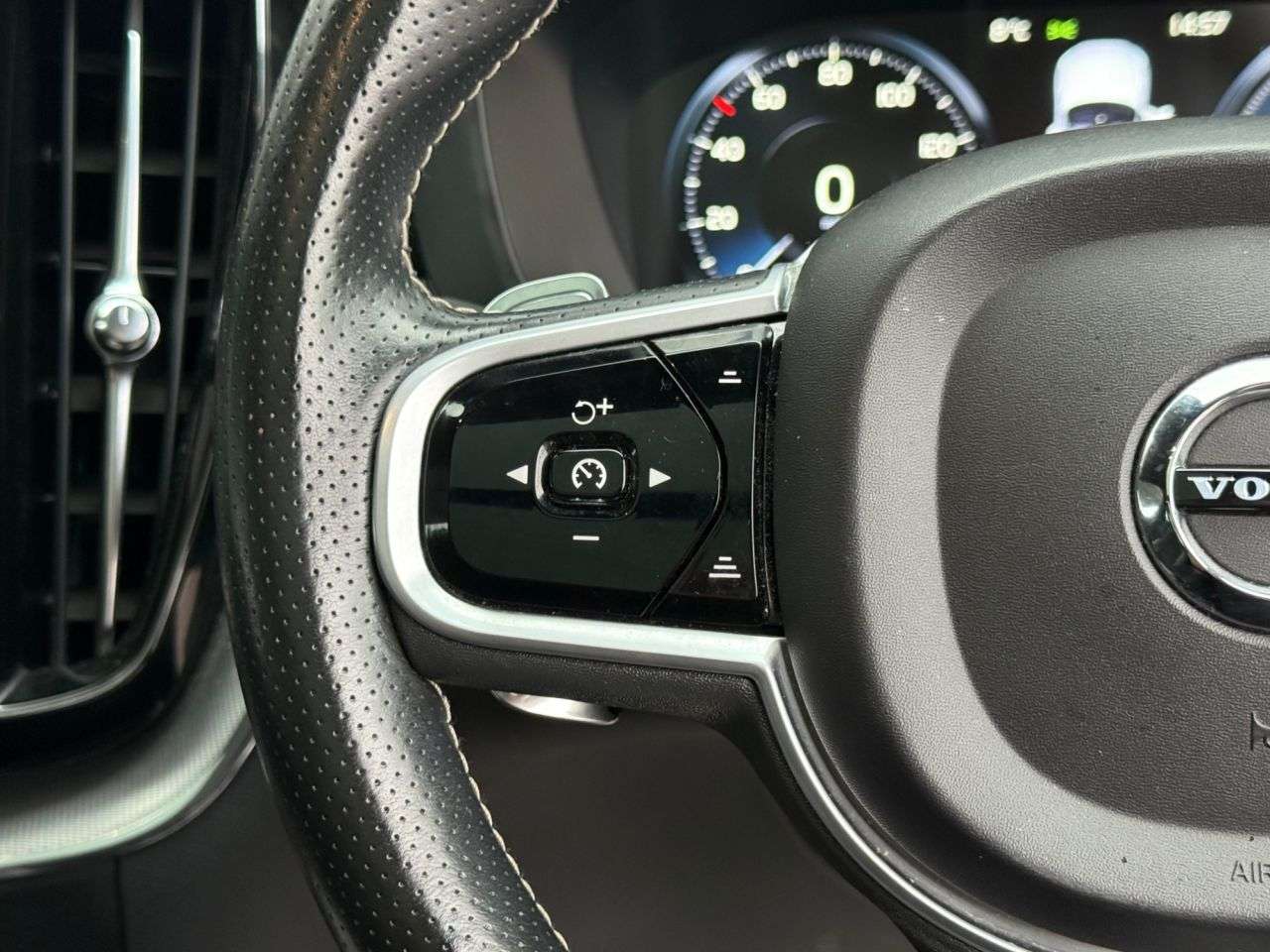 2019 VOLVO XC60 2019 VOLVO XC60