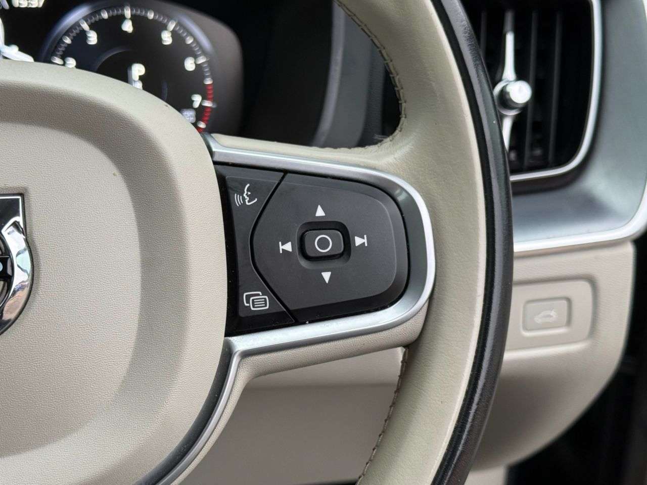 2018 VOLVO XC60 2018 VOLVO XC60