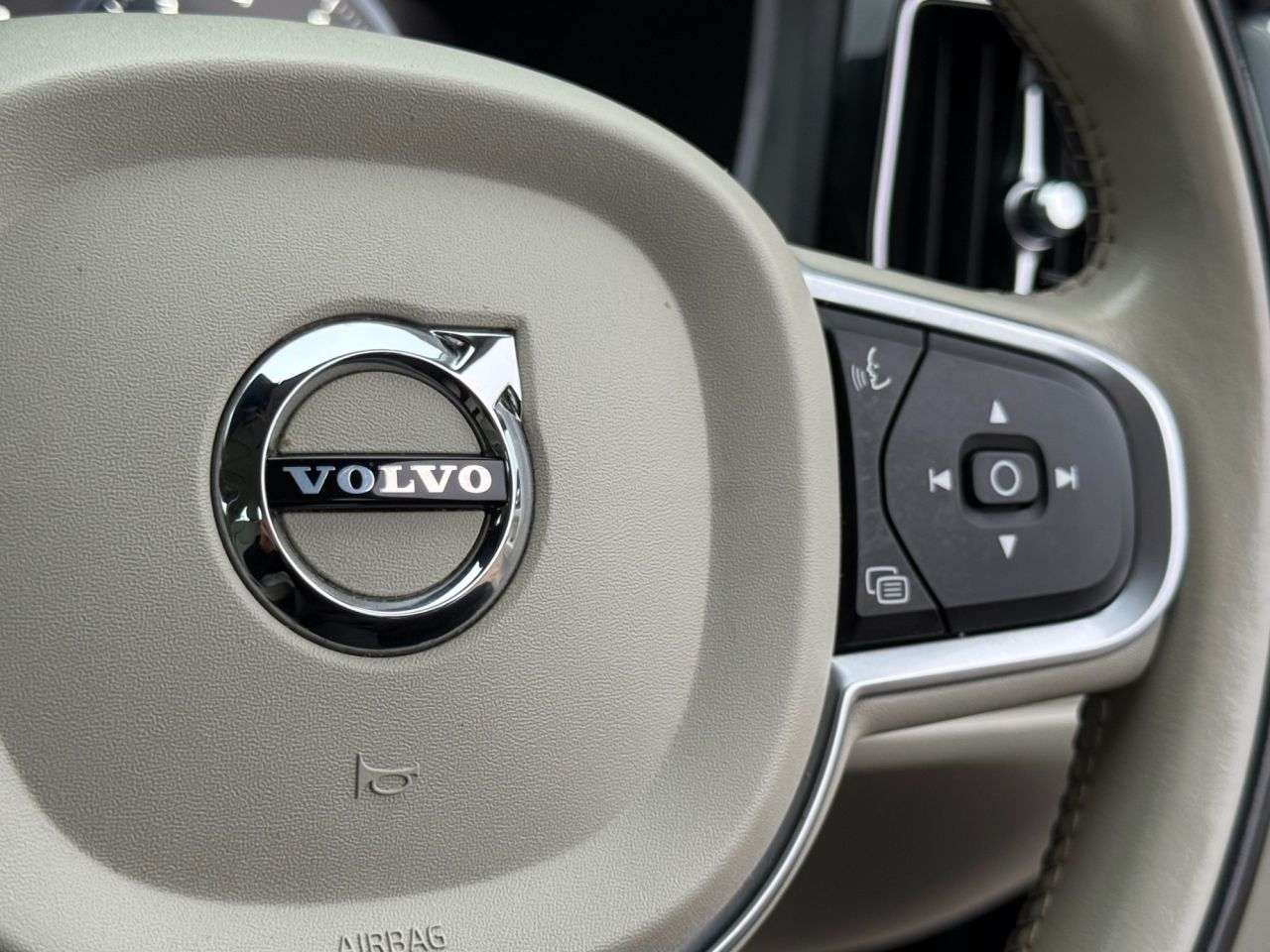 2018 VOLVO XC60 2018 VOLVO XC60