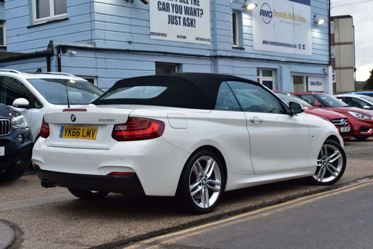 A 2017 BMW 2 SERIES 2 OWNERS FULL SERVICE HISTORY 2.0 220i M Sport Convertible 2dr | PETROL | A A 2017 BMW 2 SERIES 2 OWNERS FULL SERVICE HISTORY 2.0 220i M Sport Convertible 2dr | PETROL | A