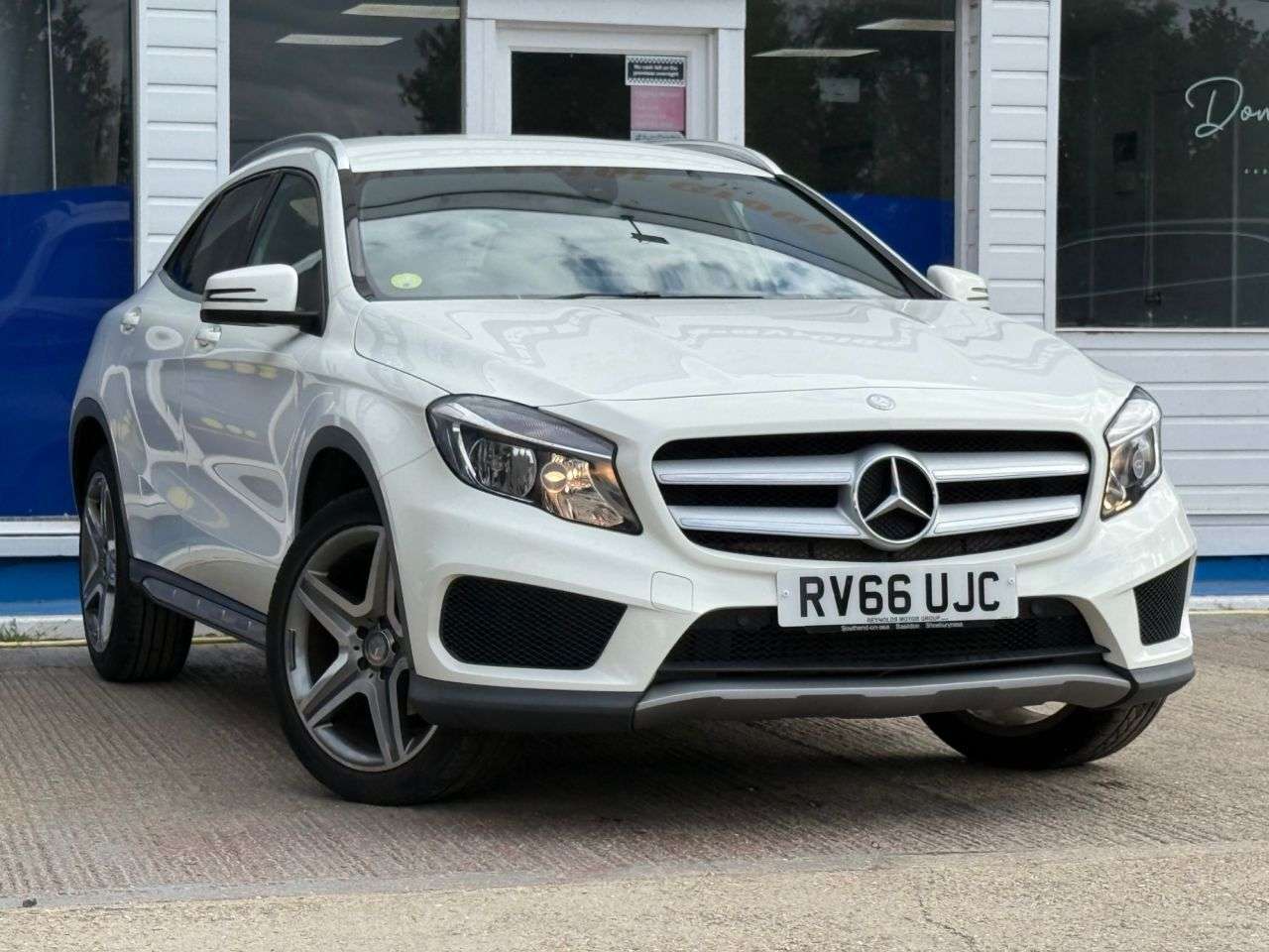A 2016 MERCEDES-BENZ 180 2.1 GLA200d AMG Line SUV 5dr Diesel Manual Euro 6 (s/s) (136 ps) A 2016 MERCEDES-BENZ 180 2.1 GLA200d AMG Line SUV 5dr Diesel Manual Euro 6 (s/s) (136 ps)
