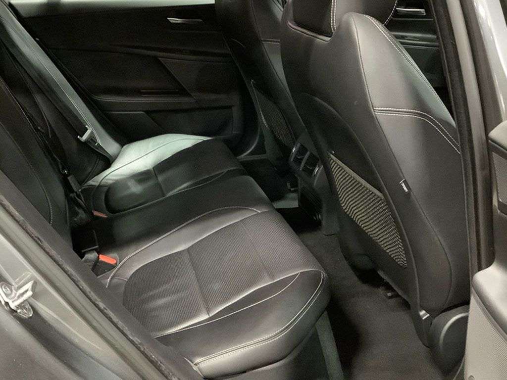 A 2017 JAGUAR XE 2.0d R-Sport Saloon 4dr Diesel Auto AWD Euro 6 (s/s) (240 ps) FULL LEATHER A 2017 JAGUAR XE 2.0d R-Sport Saloon 4dr Diesel Auto AWD Euro 6 (s/s) (240 ps) FULL LEATHER