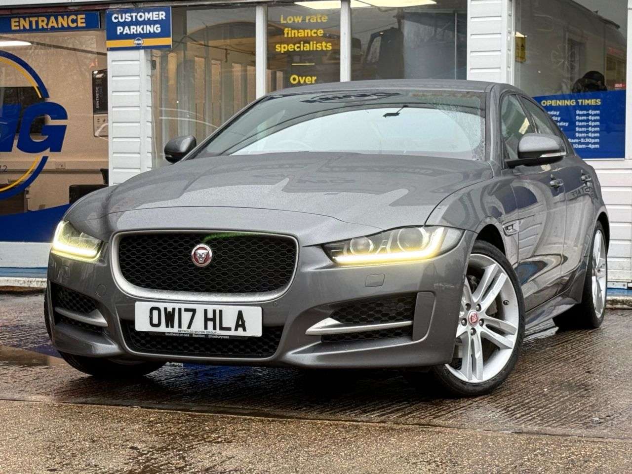 A 2017 JAGUAR XE 2.0d R-Sport Saloon 4dr Diesel Auto AWD Euro 6 (s/s) (240 ps) FULL LEATHER A 2017 JAGUAR XE 2.0d R-Sport Saloon 4dr Diesel Auto AWD Euro 6 (s/s) (240 ps) FULL LEATHER