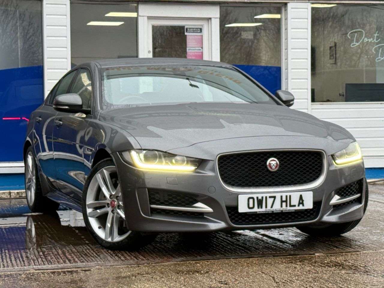 A 2017 JAGUAR XE 2.0d R-Sport Saloon 4dr Diesel Auto AWD Euro 6 (s/s) (240 ps) FULL LEATHER A 2017 JAGUAR XE 2.0d R-Sport Saloon 4dr Diesel Auto AWD Euro 6 (s/s) (240 ps) FULL LEATHER
