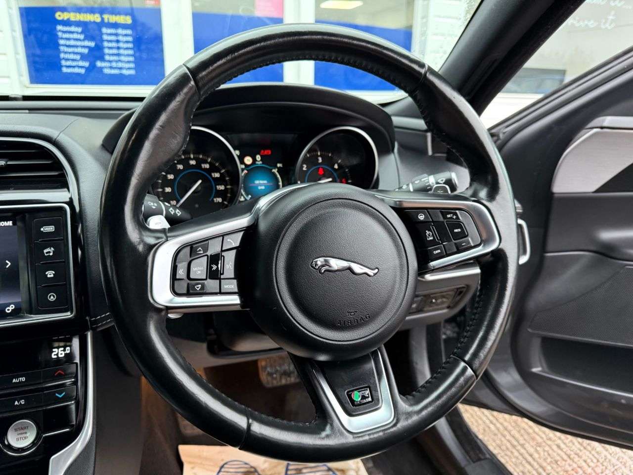 2017 JAGUAR XE 2017 JAGUAR XE