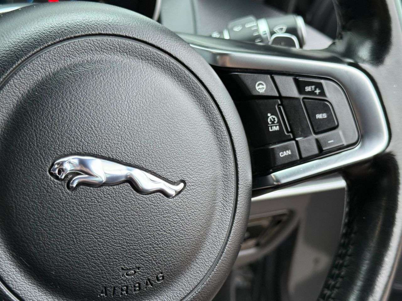 2017 JAGUAR XE 2017 JAGUAR XE