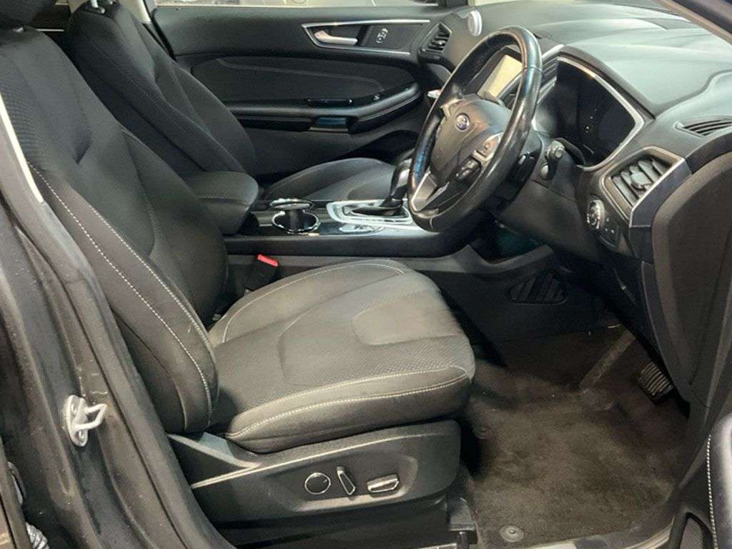 A 2017 FORD EDGE 2.0 TDCi Titanium SUV 5dr Diesel Powershift AWD Euro 6 (s/s) (210 ps) SAT-N A 2017 FORD EDGE 2.0 TDCi Titanium SUV 5dr Diesel Powershift AWD Euro 6 (s/s) (210 ps) SAT-N