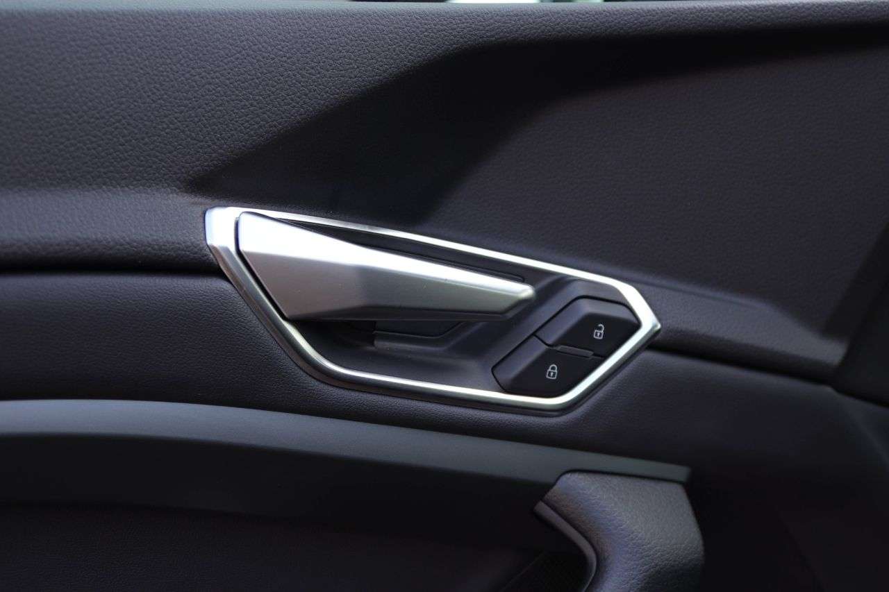 2021 AUDI E-TRON 2021 AUDI E-TRON